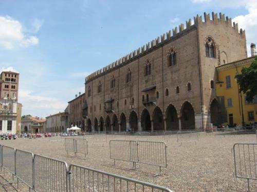Mantova (77)